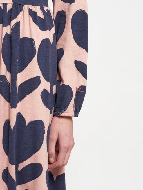 Robe à fleurs rétro