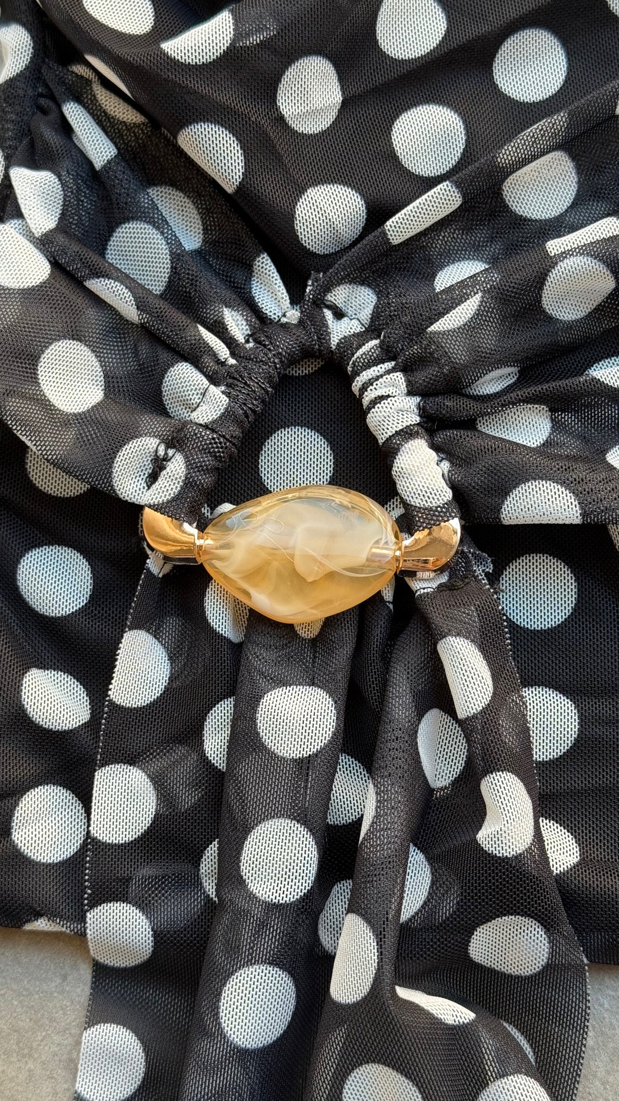Top Bandeau à Pois avec Longue Écharpe Latérale et Fronces