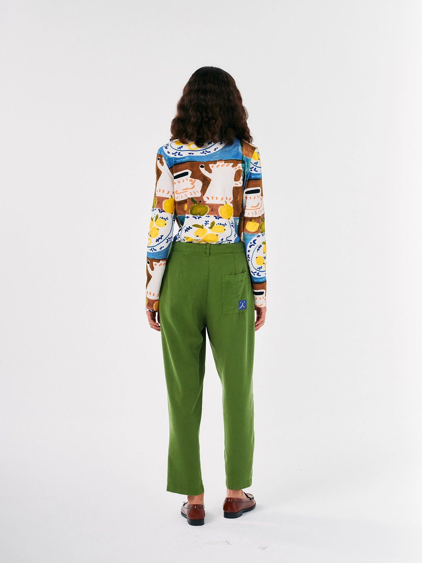 Pantalon carotte à plis