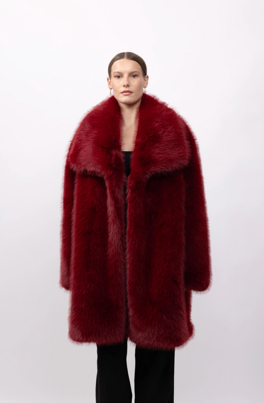 Manteau mi-long en fausse fourrure