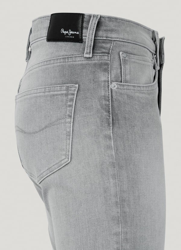 Jean coupe Slim taille moyenne