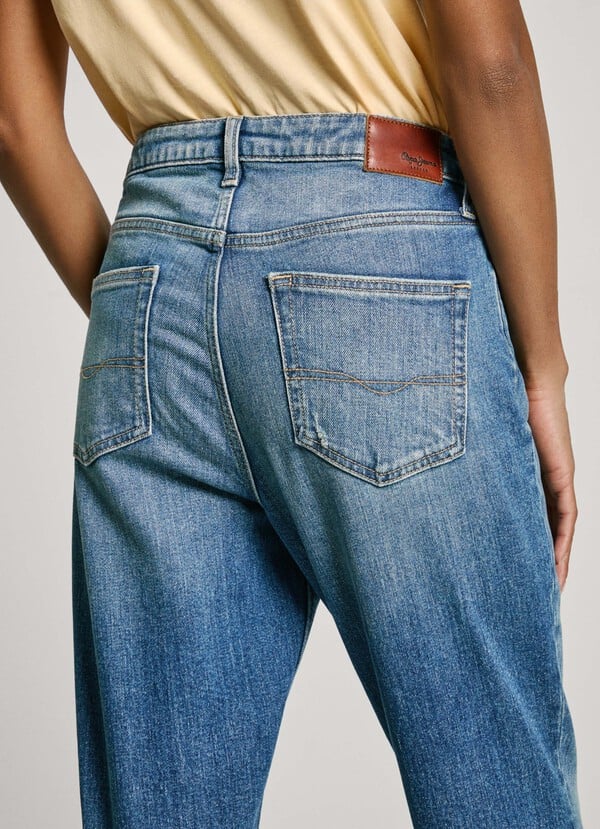 Jean coupe Tapered taille haute