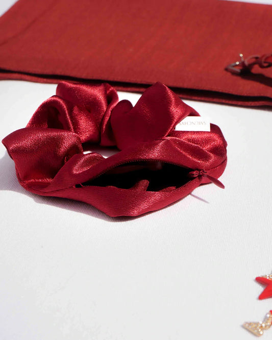 Chouchou rouge satiné avec zip