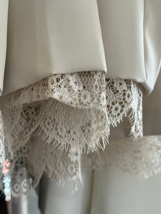 Blazer à fintions dentelle
