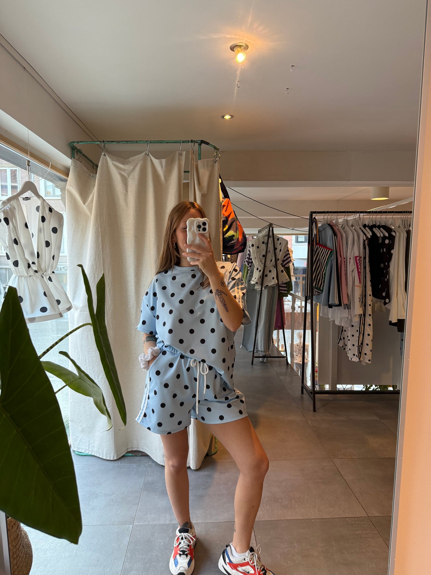 Ensemble bleu à pois