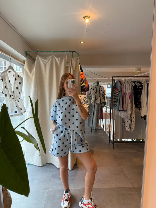 Ensemble bleu à pois