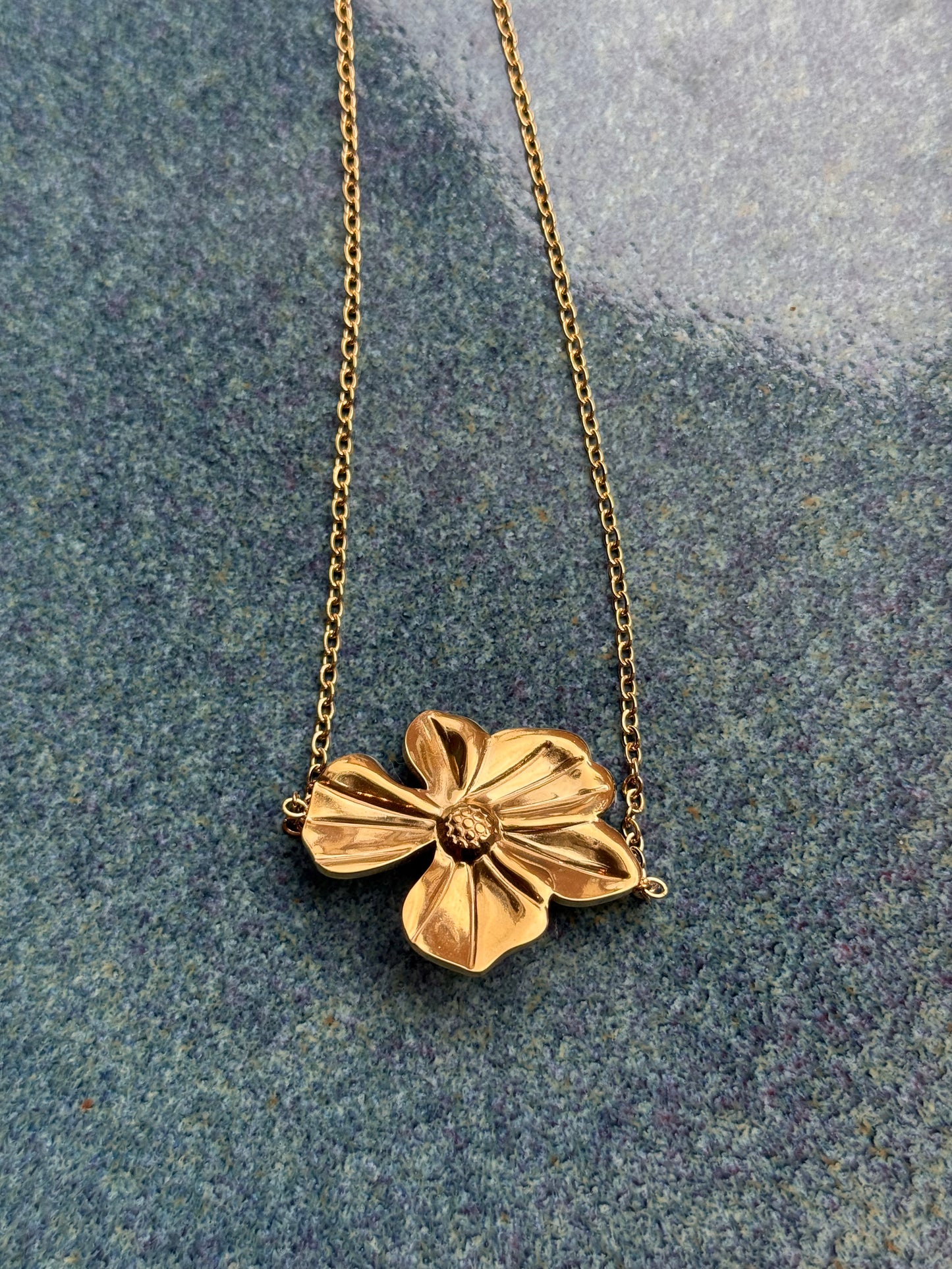 Collier fleur perle