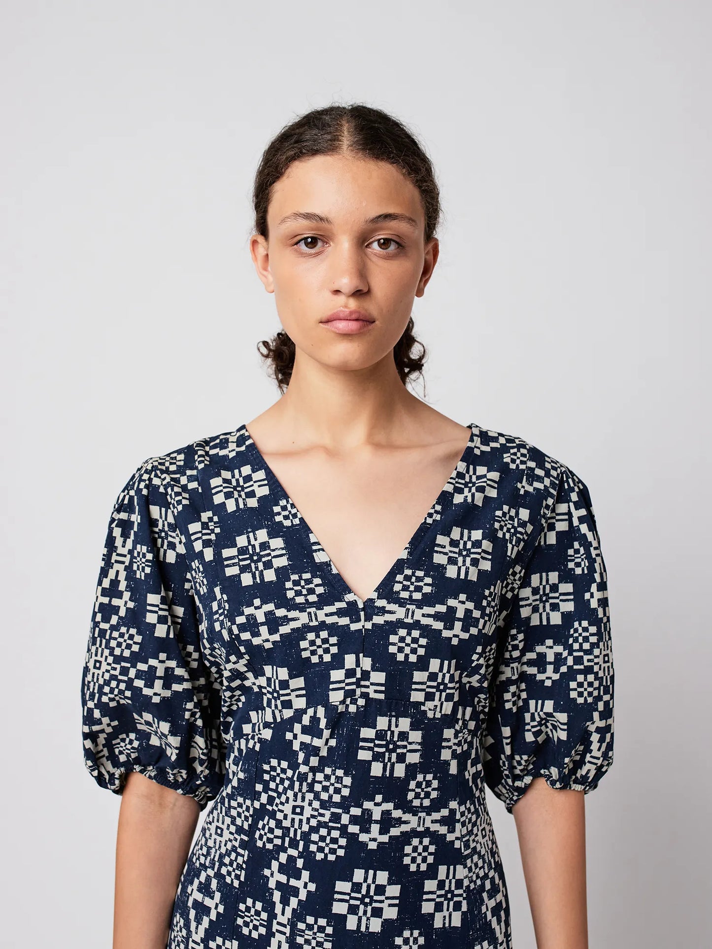 Robe à col en V évasé à motif kaléidoscope
