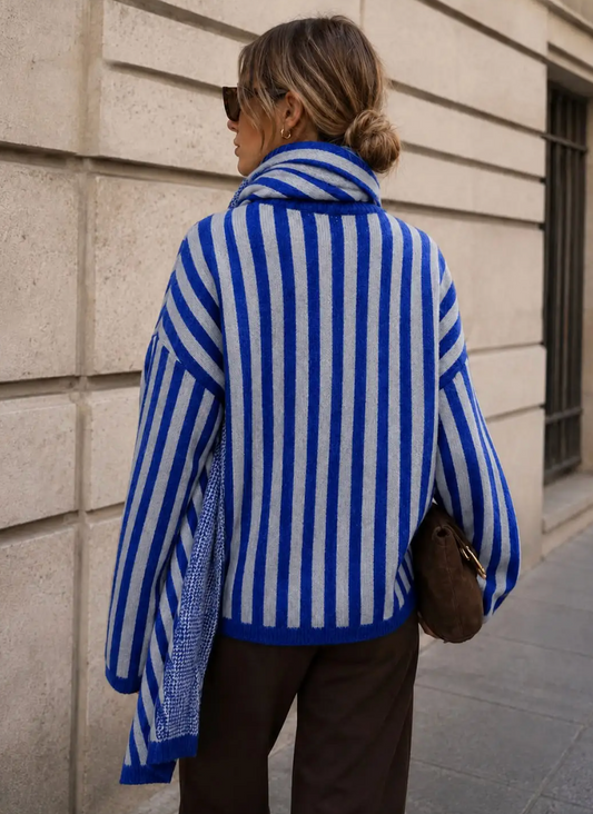 Pull à rayures verticales avec écharpe assortie