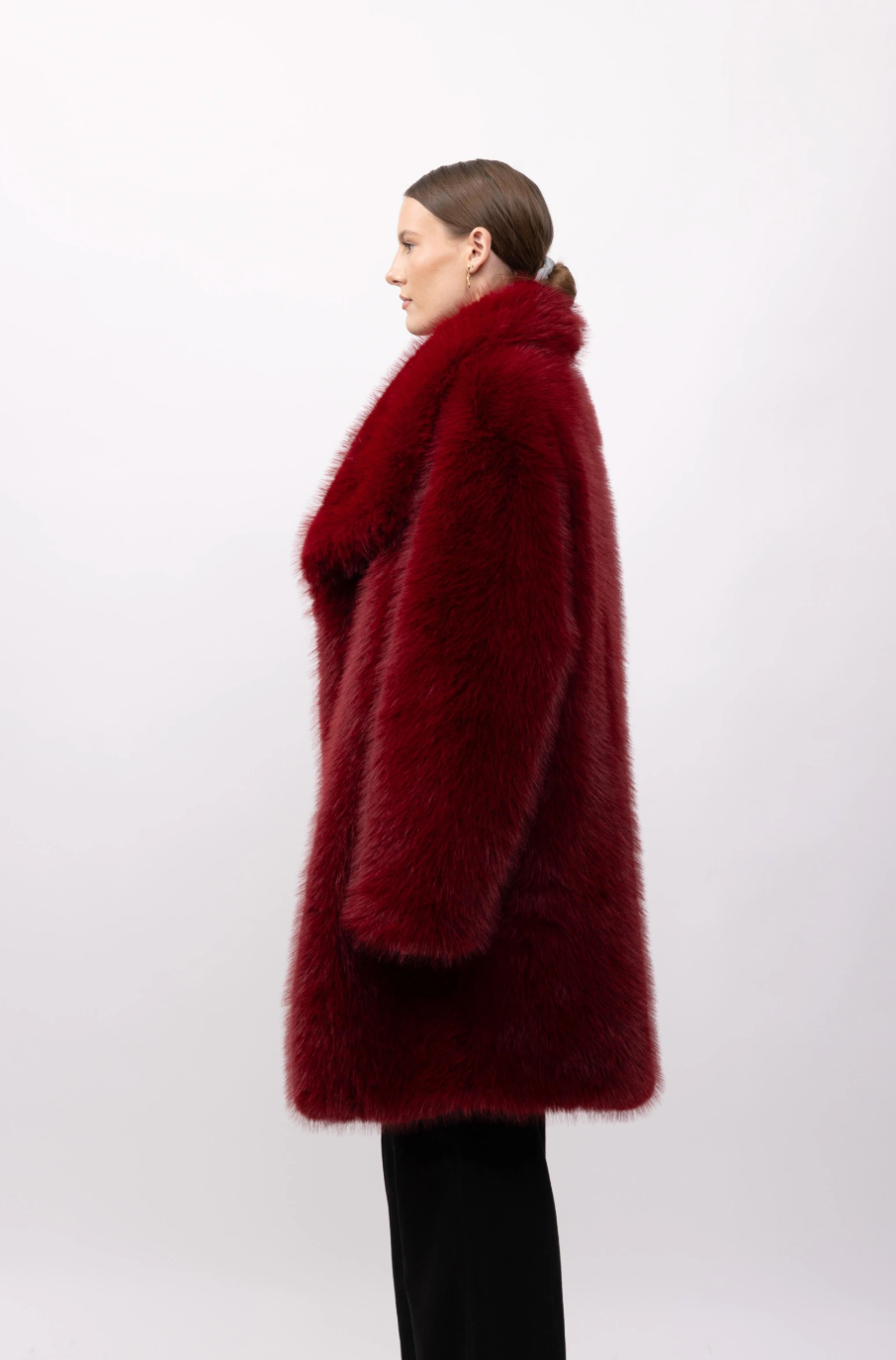 Manteau mi-long en fausse fourrure