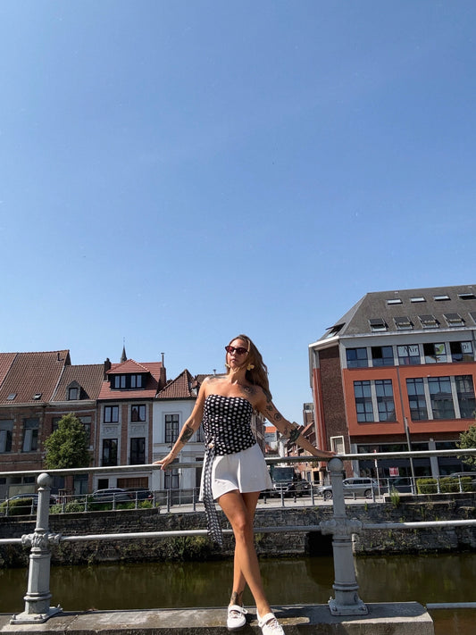 Top Bandeau à Pois avec Longue Écharpe Latérale et Fronces