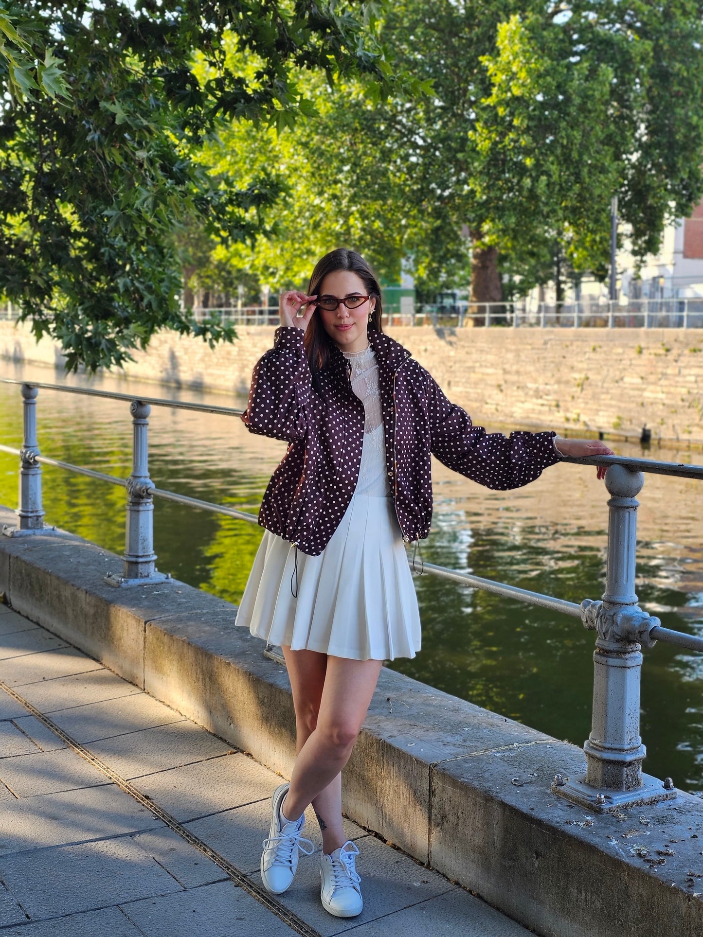 Blouson court à pois