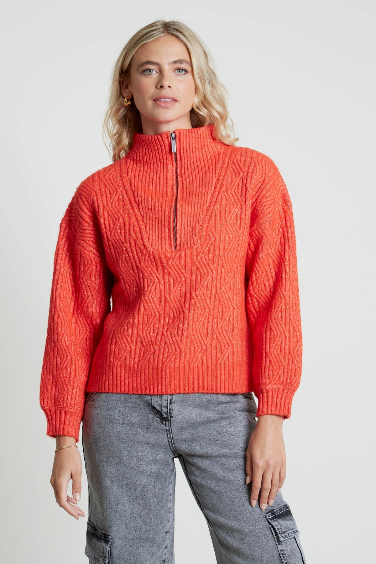 Pull rouge camionneur