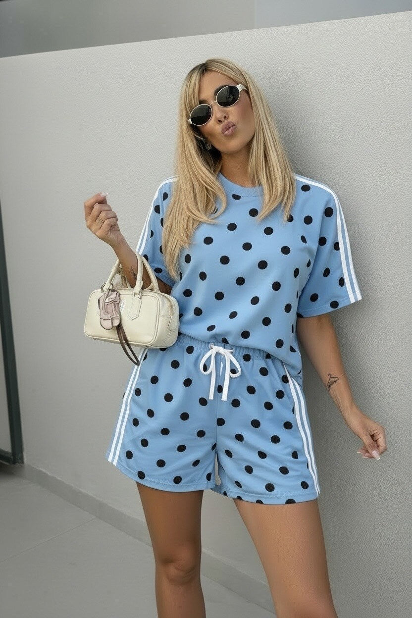 Ensemble bleu à pois