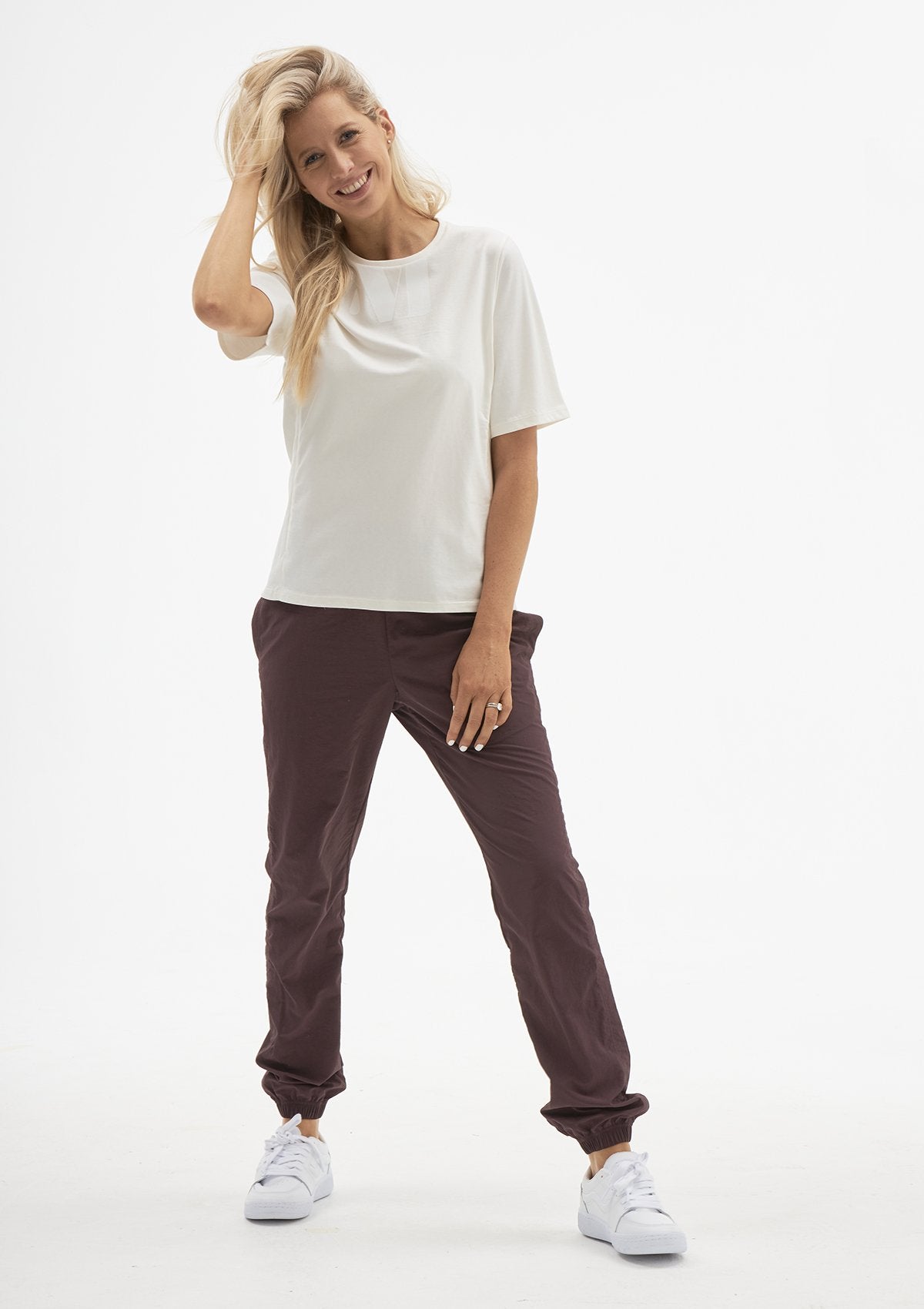 T-shirt blanc 'Who run the world? MUMS'